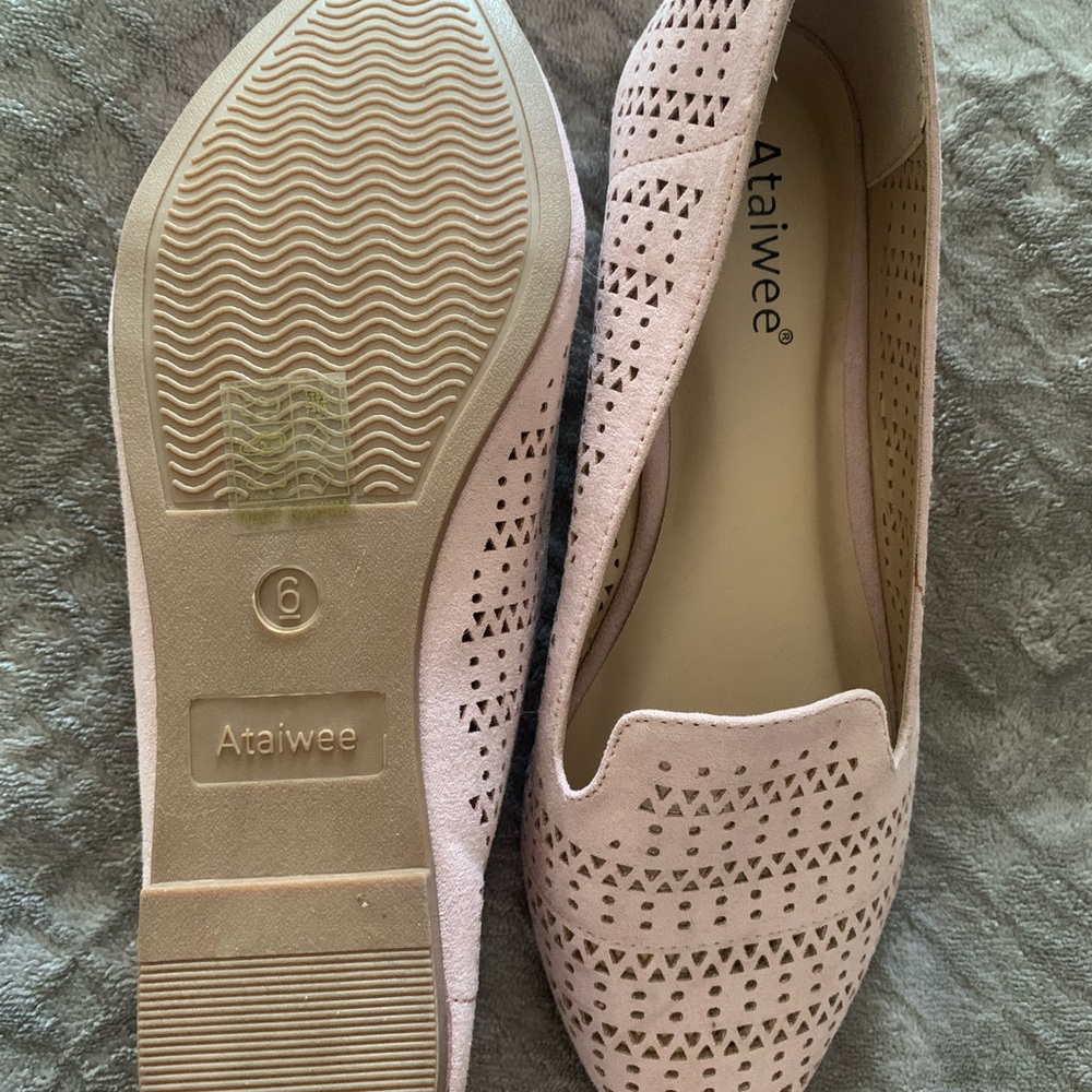 Ataiwee flat shoes